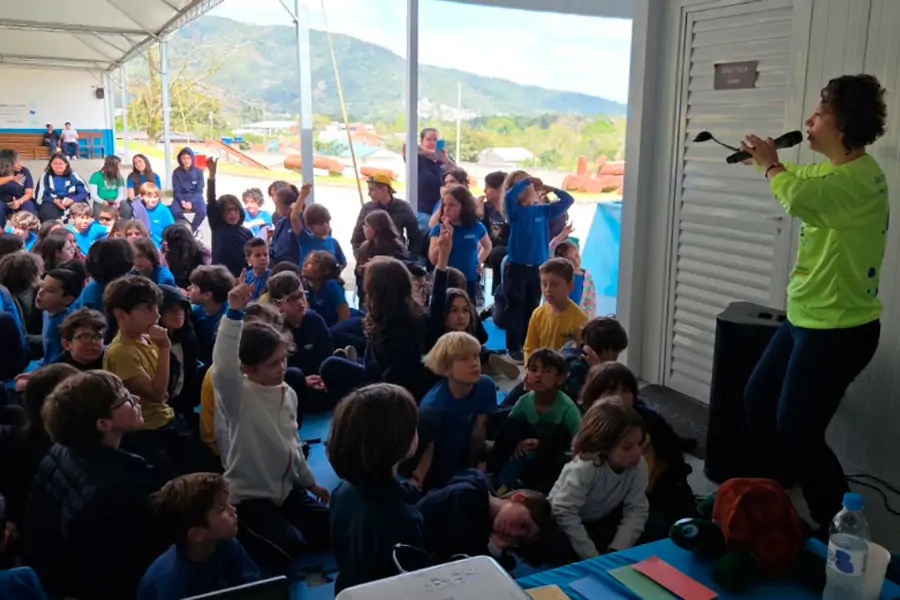 Limpeza dos Mares leva educação ambiental a cerca de 5 mil estudantes na Grande Florianópolis • Sul de Floripa