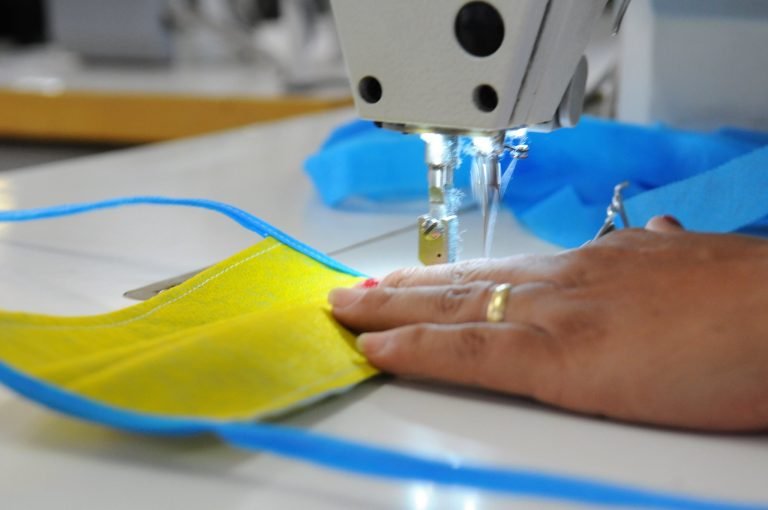 Projeto cria política nacional de valorização de costureiras