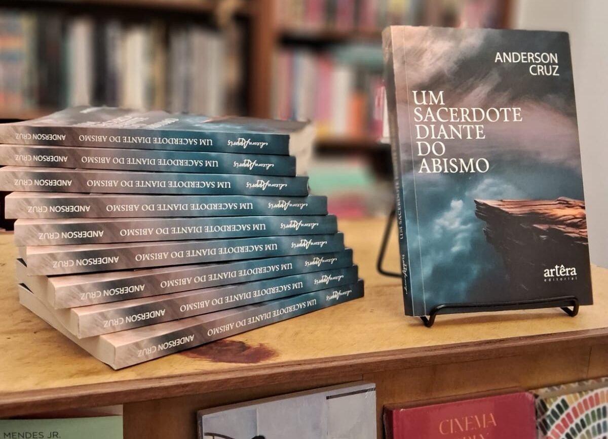 Literatura imperdível. O escritor Anderson Cruz nos conta o drama de um homem que passa por diversas crises relacionais após viver uma tragédia.
