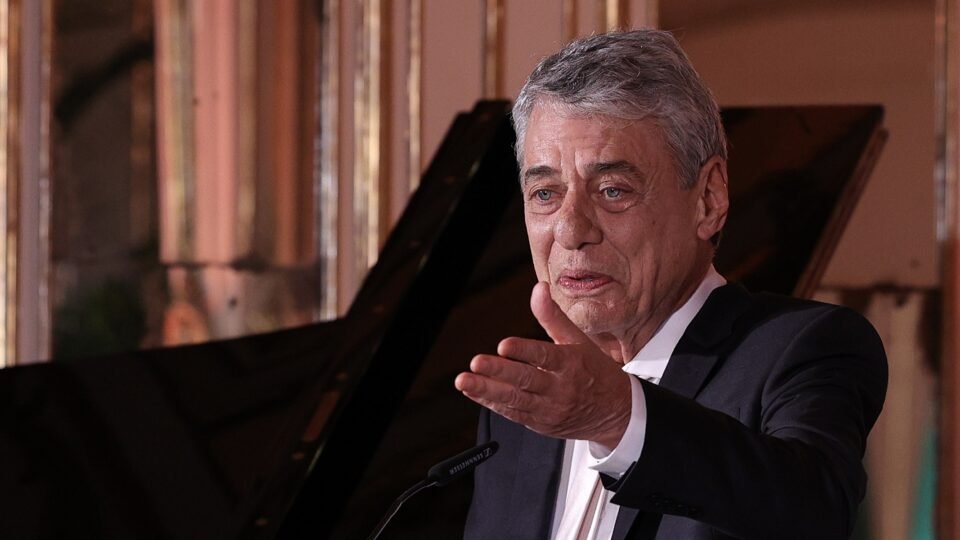 Artistas e intelectuais acusam EUA de interferência na eleição do Brasil