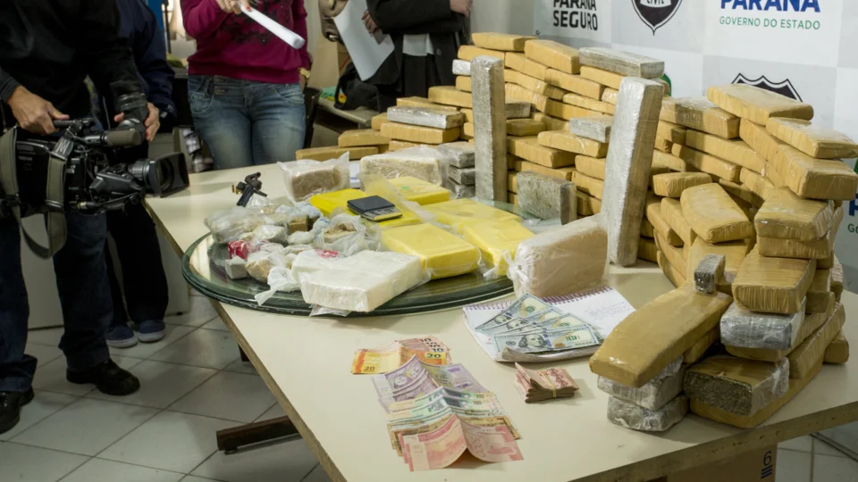 IBGE avalia incluir tráfico de drogas e contrabando no PIB