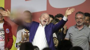 Lula promete mais uma estatal, agora para distribuir combustíveis