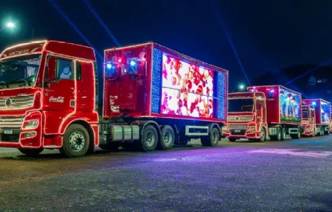 Magia do Natal toma conta de São José com a chegada da Caravana da Coca-Cola em dezembro