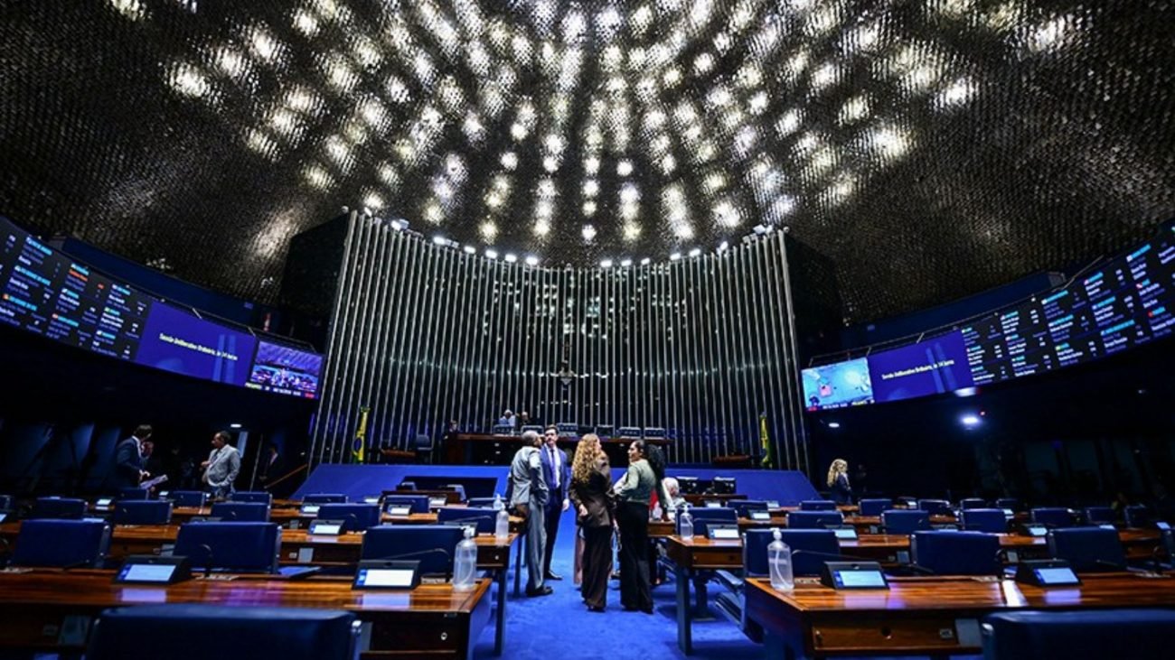 Fim da escala 6x1 avança no Senado: nova sessão acontece nesta terça-feira.