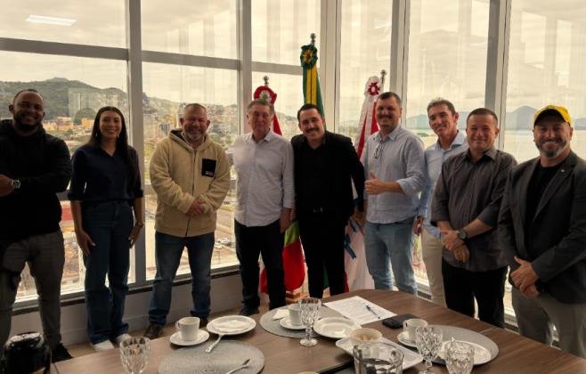 Temporada de verão 2026/2027: Prefeitura lança edital complementar para ambulantes trabalharem nas praias