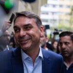 a estratégia de Flávio Bolsonaro